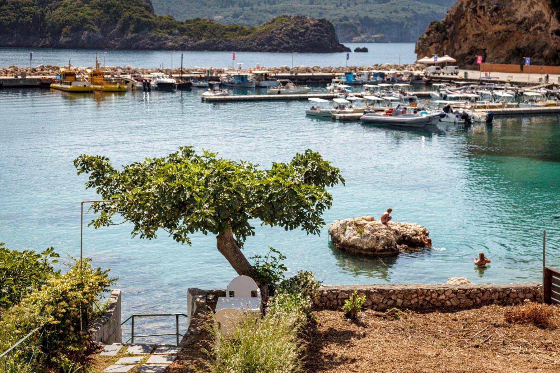 Napoleon On The Beach Paleokastritsa Exterior foto